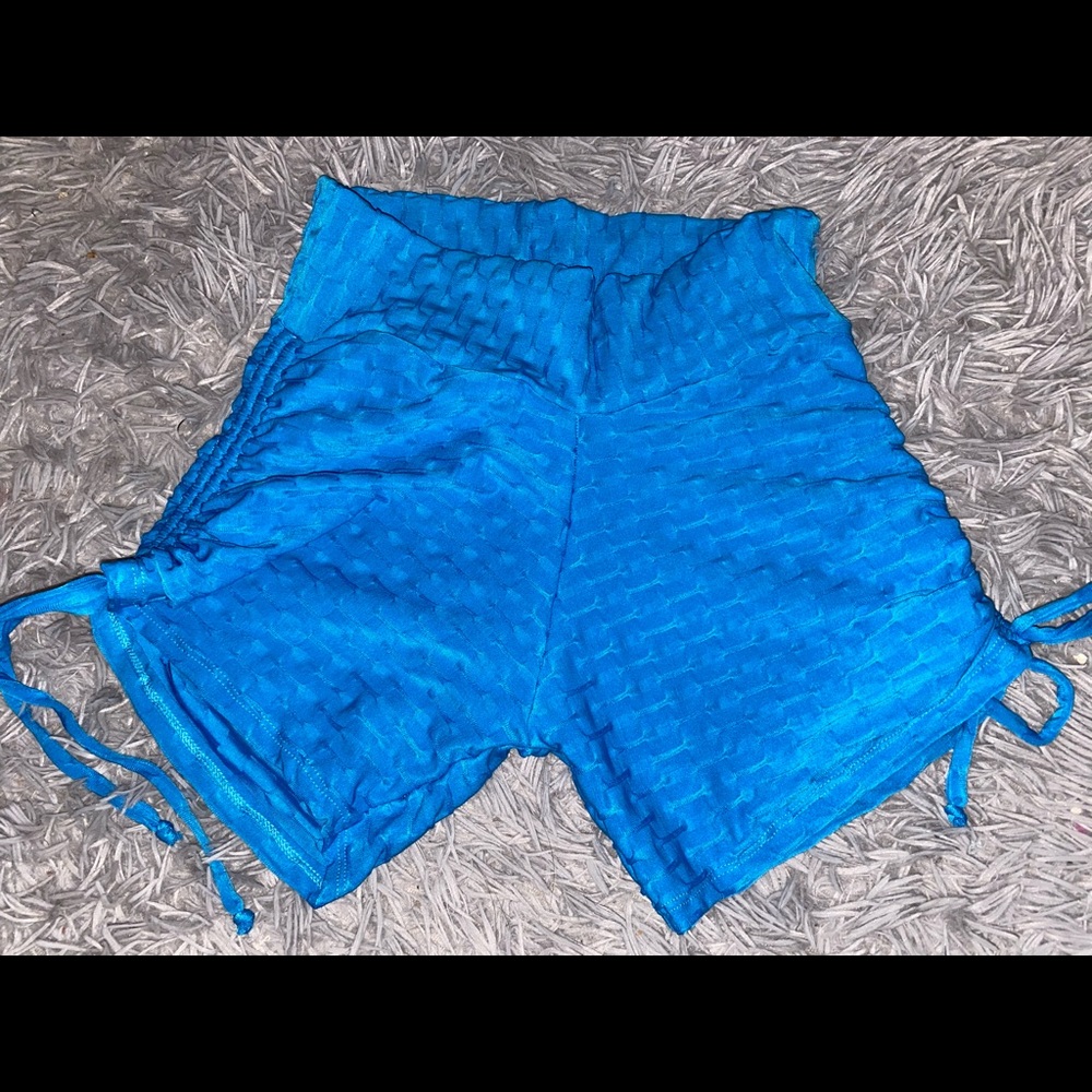Iris Fitness blue ruched shorts